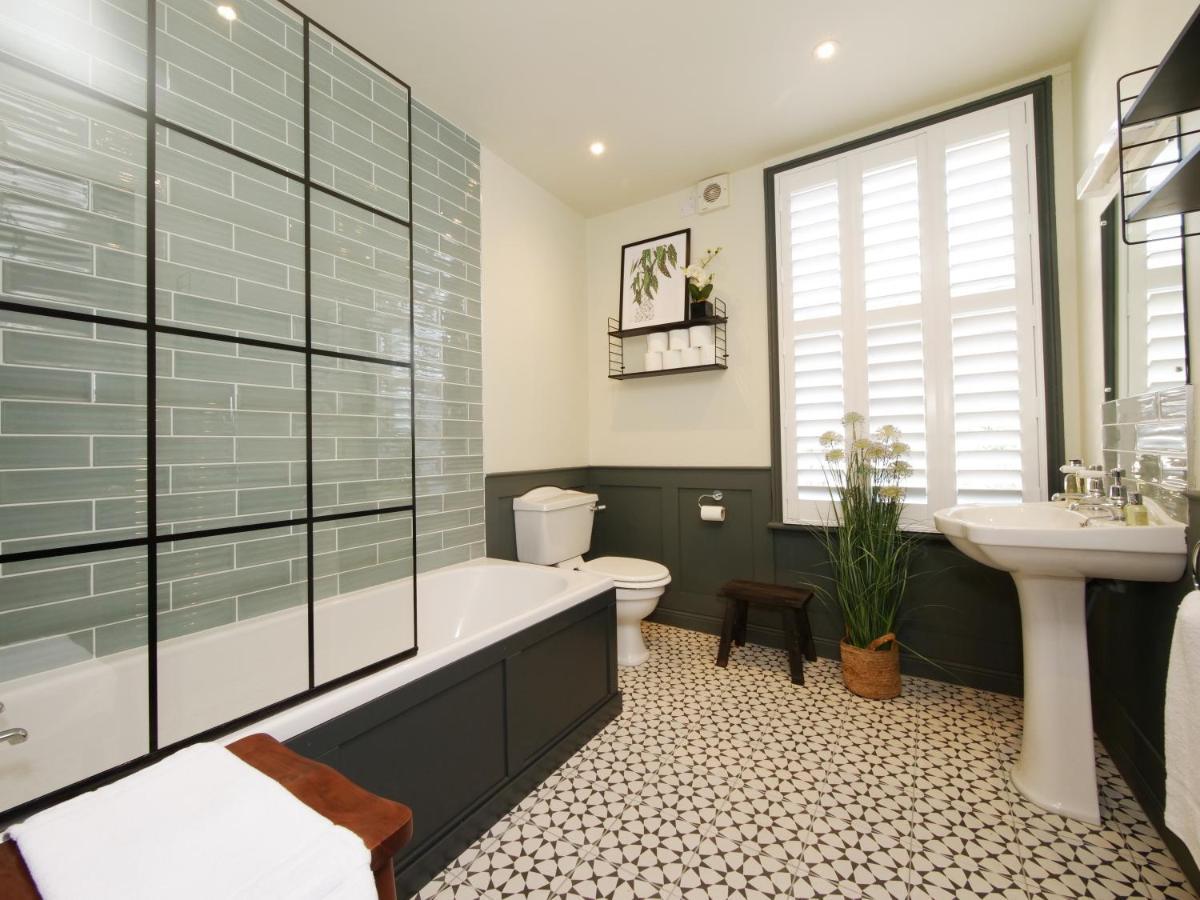 Bar Wall Cottage-City Wall Views-Sleeps 5 York Buitenkant foto